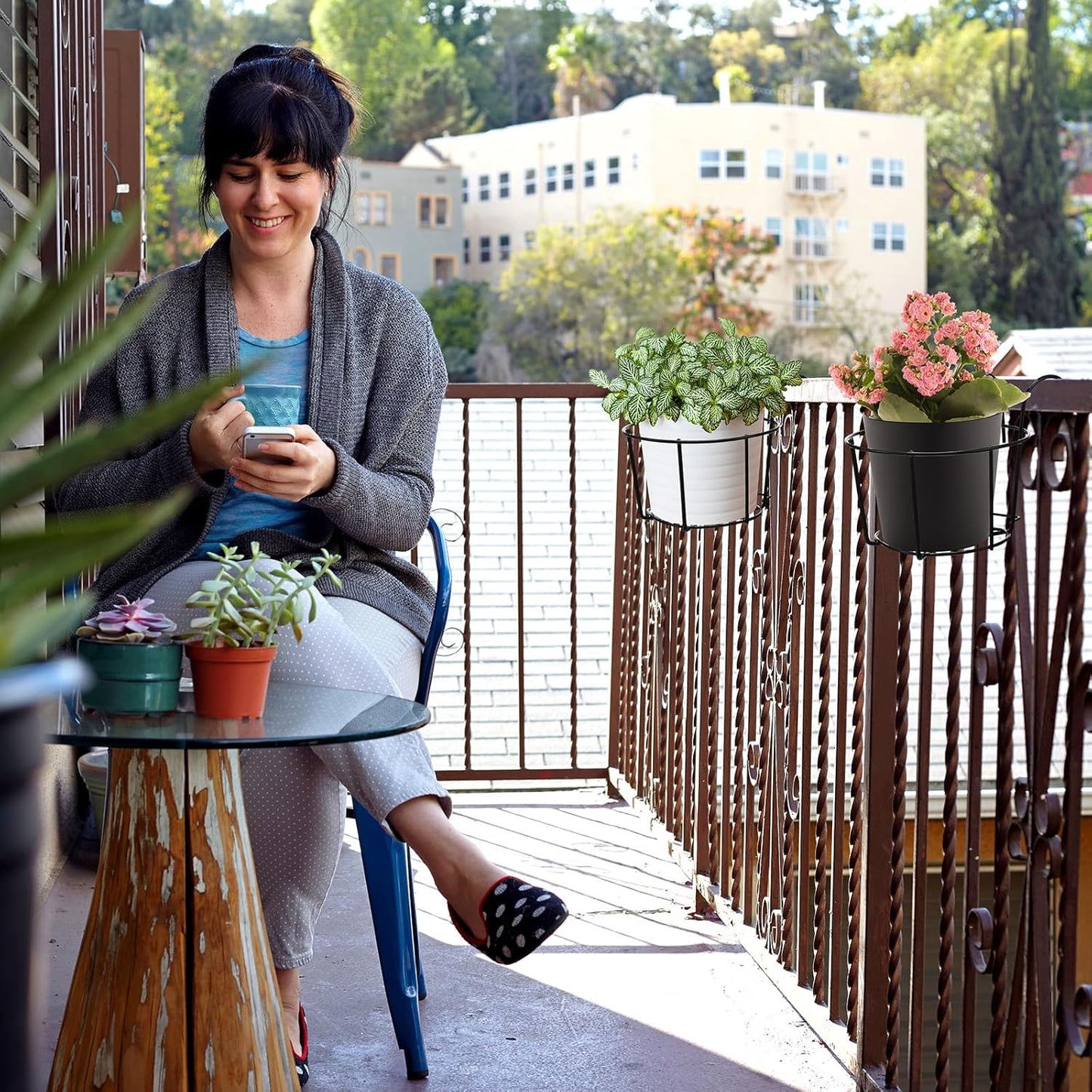 Black Round Metal Hanging Railing Planters, Wire Pot Holder Plants Hangers Black Potted Stand